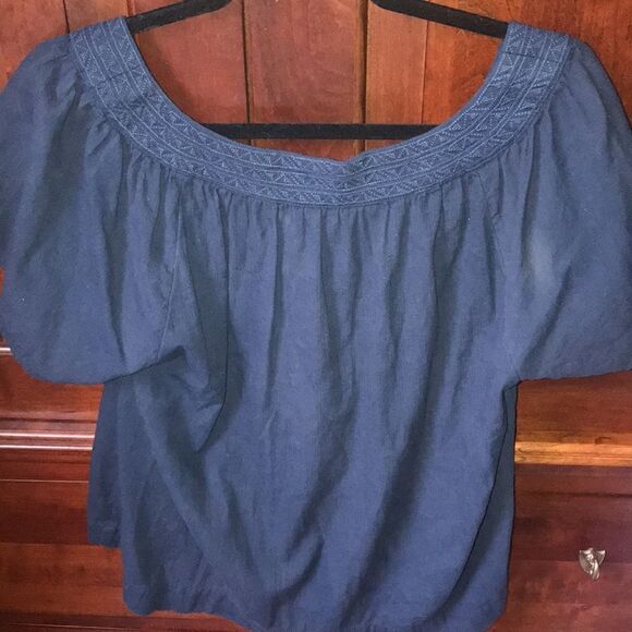 GAP Navy Blue short sleeve blouse - Picture 3 of 3